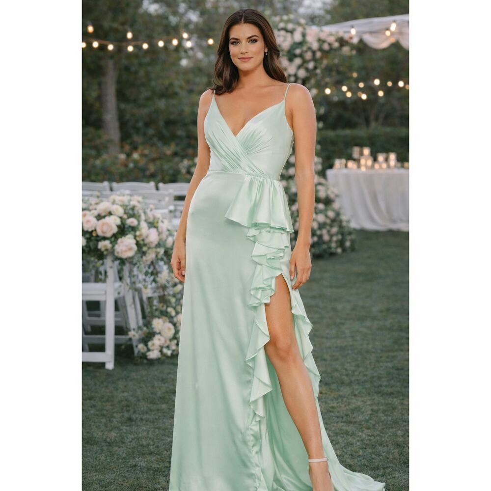 New with Tags Mac Duggal 67815 Ruffle Slit Dress 12 Mint Green Wedding Party